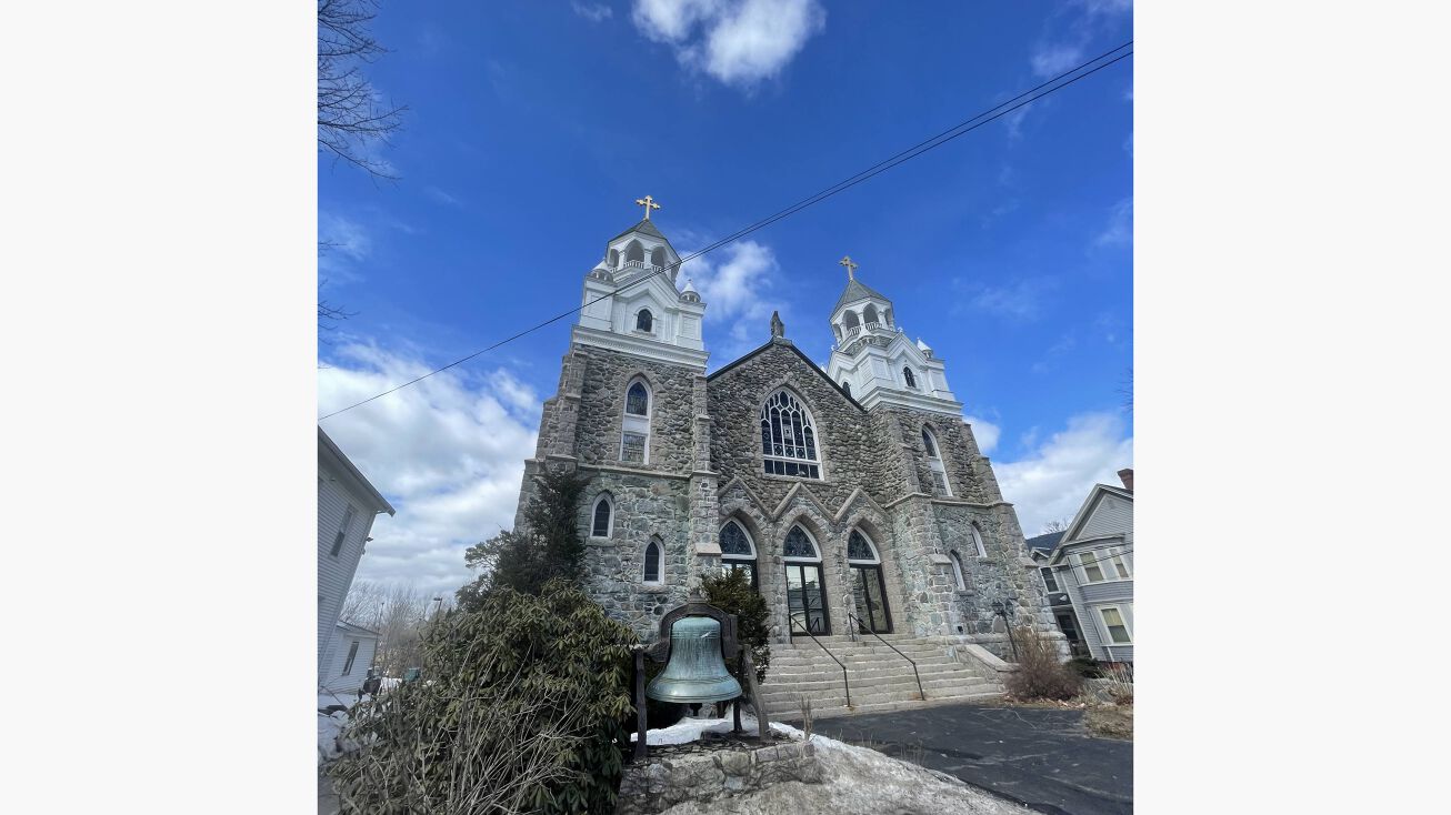 89 Main St, Orono, ME 04473