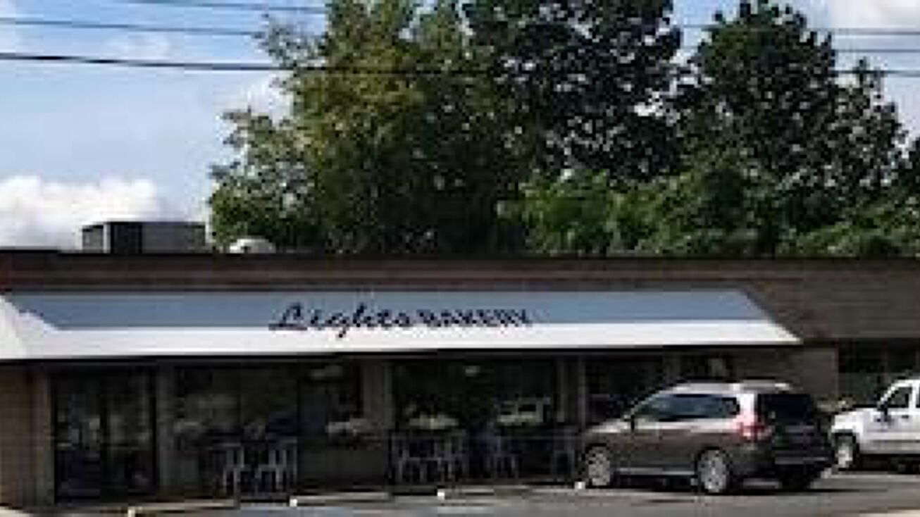 211 W 2nd St, Elmira, NY 14901 Retail Property for Sale Lights