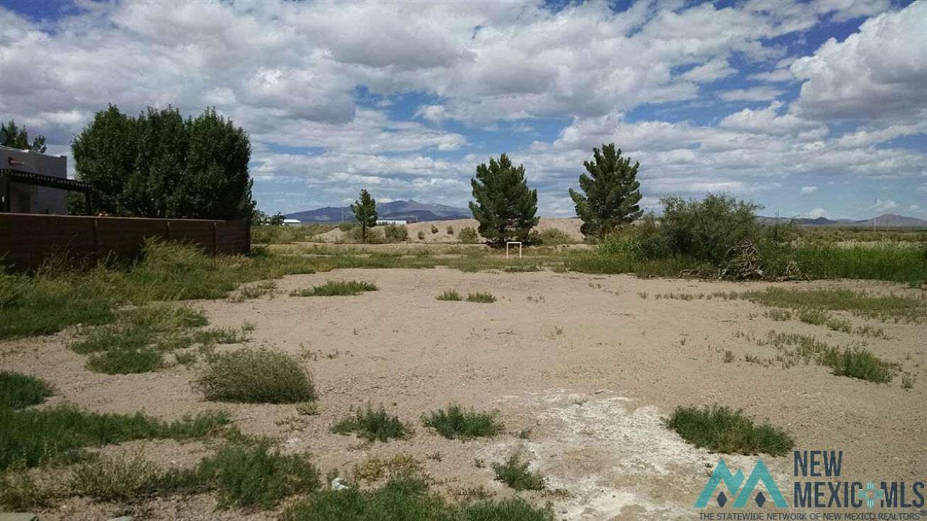 Isleta Ct, Deming, NM 88030