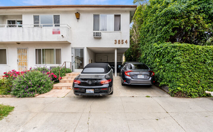 Pictures of Multifamily property located at 3854 Moore St, Los Angeles, CA 90066 for comps - image #1