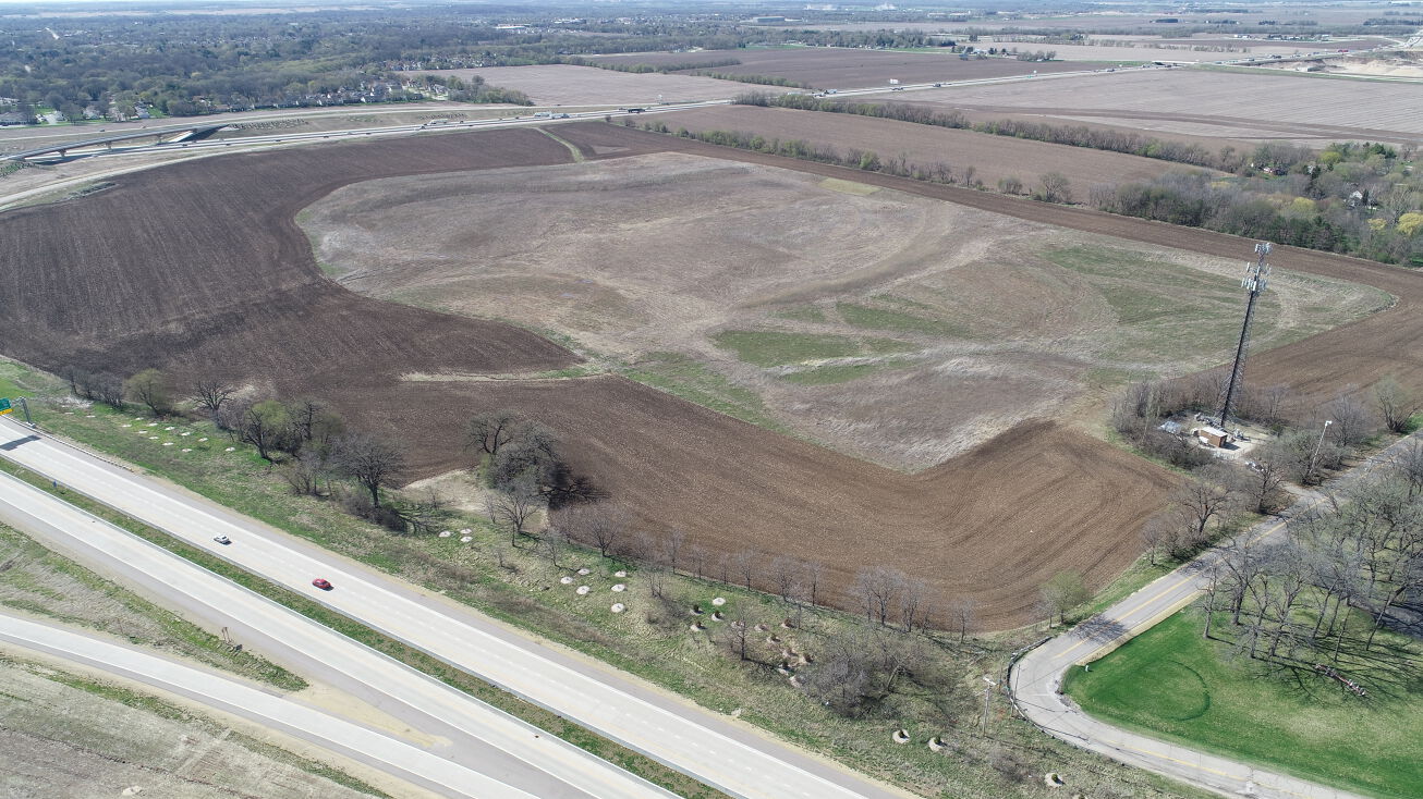 2320 S Lathers Rd, Beloit, WI 53511