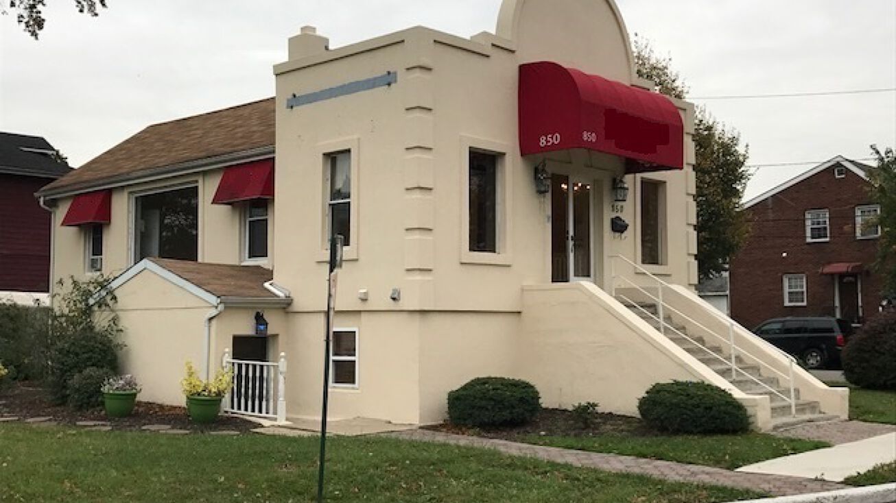 850 Roosevelt Ave, Secaucus, NJ 07094