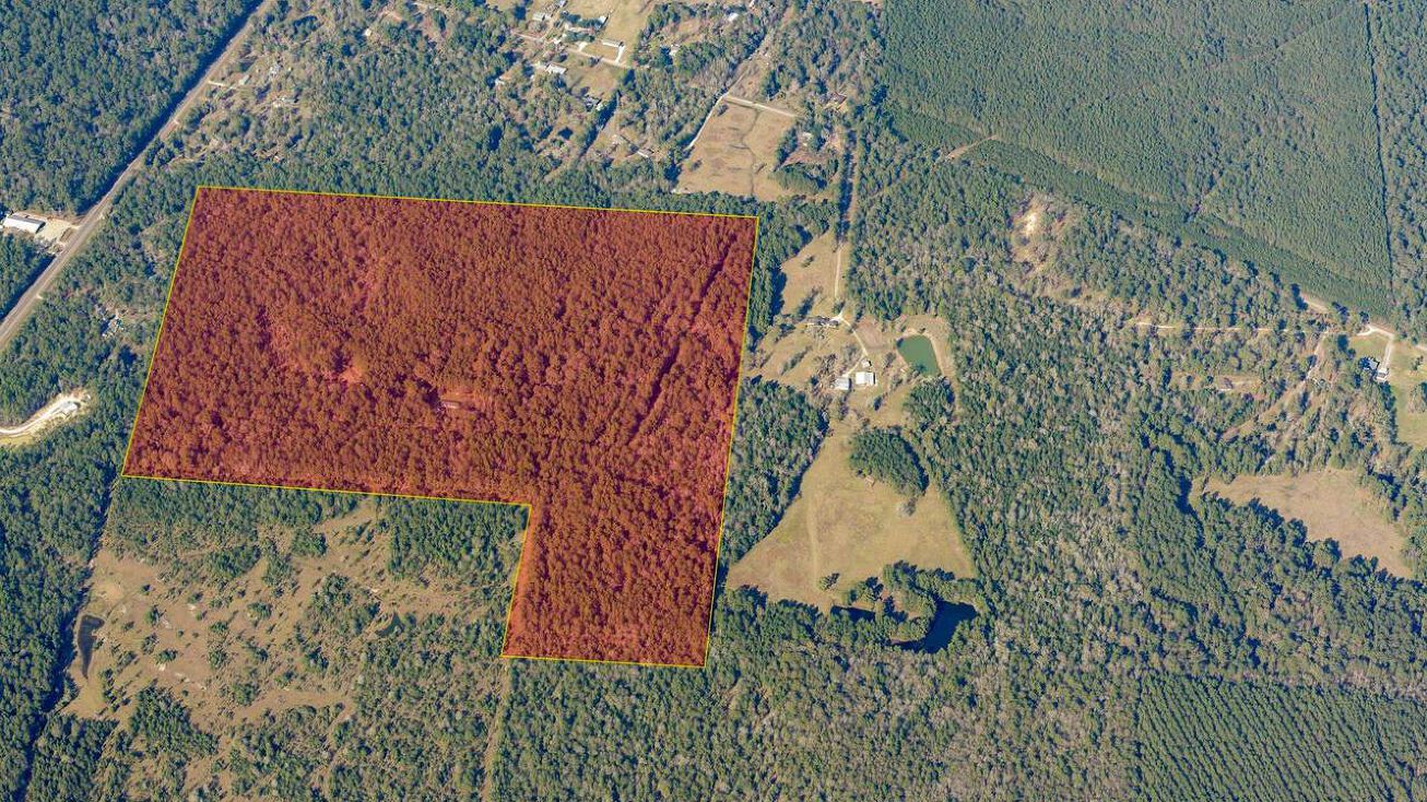 1704 Dahl Rd, Kountze, TX 77625