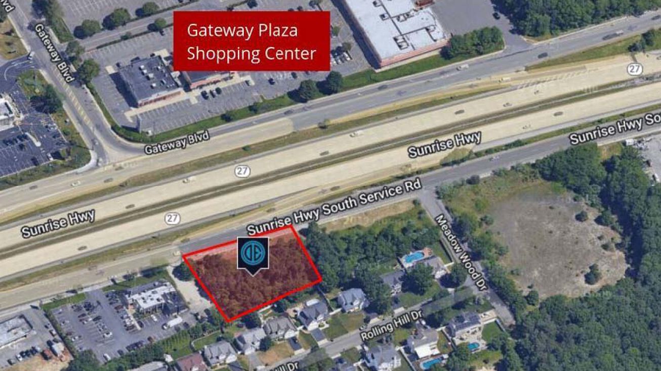 560 Sunrise Hwy, Patchogue, NY 11772