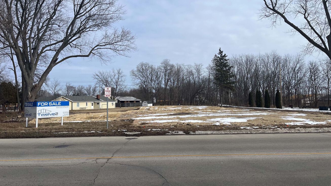 112 Meacham St, Mukwonago, WI 53149