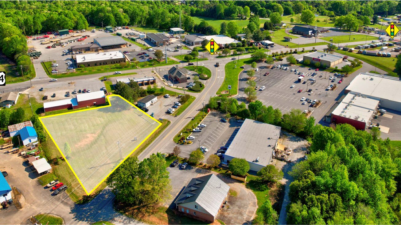 E Broad St, Statesville, NC 28625