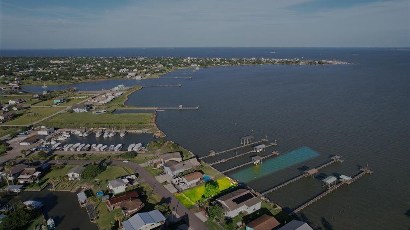 1221 Dick Bay St, San Leon, TX 77539