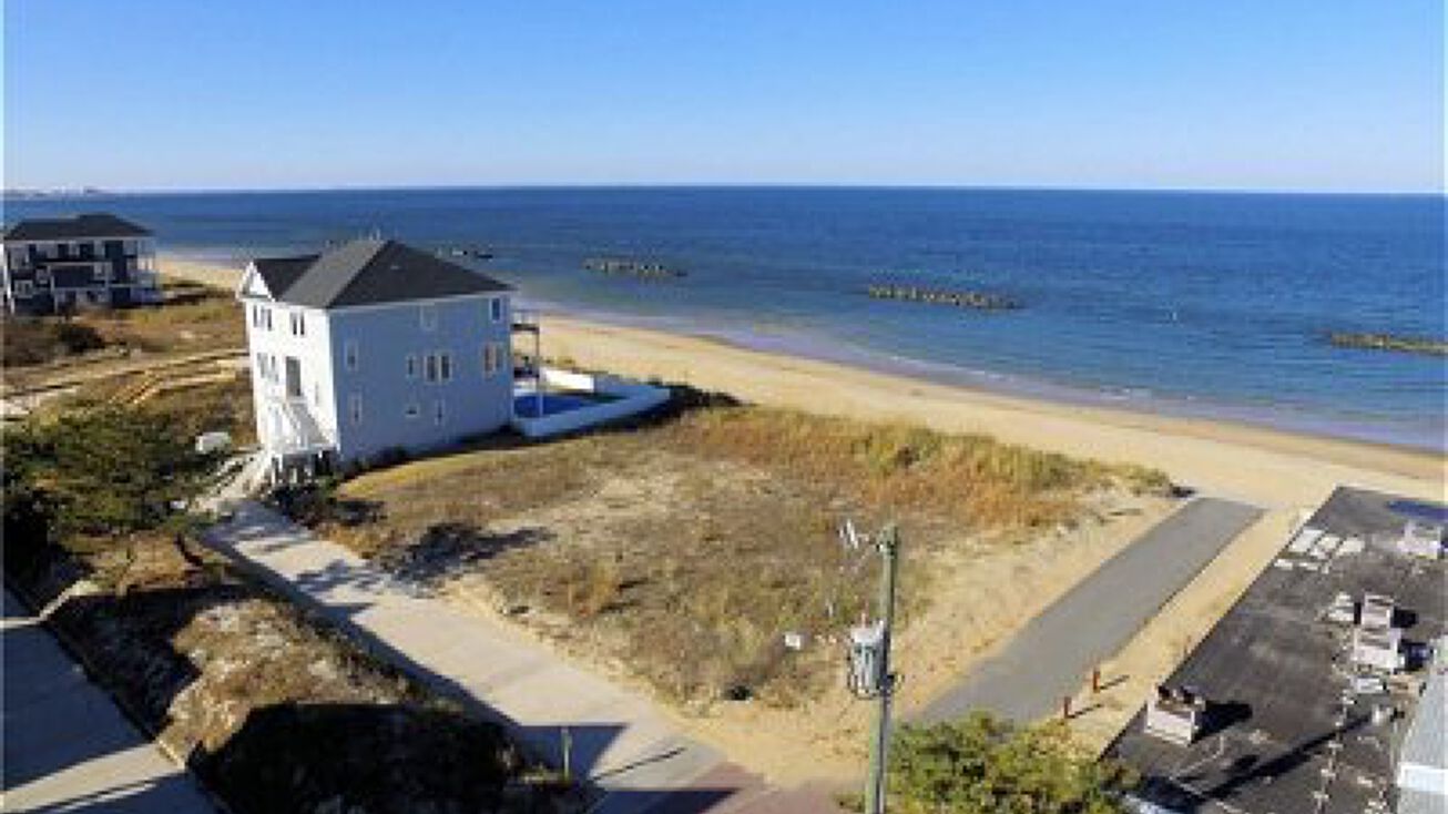 4042 E Ocean View Ave, Norfolk, VA 23518