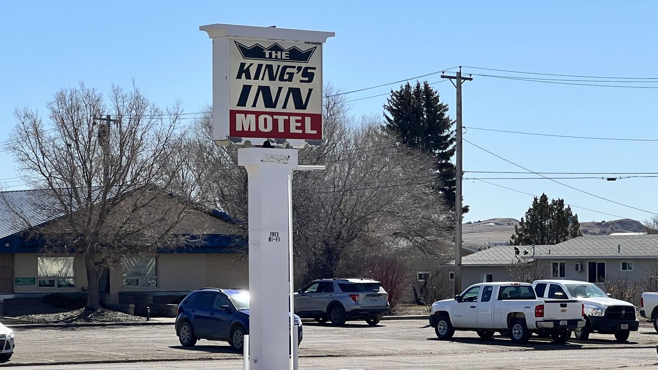 408 6th St E, Culbertson, MT 59218