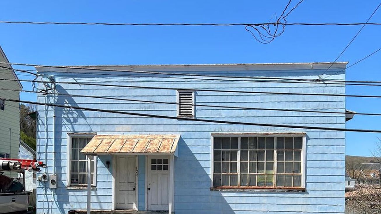 128 W Laurel St, Tremont, PA 17981