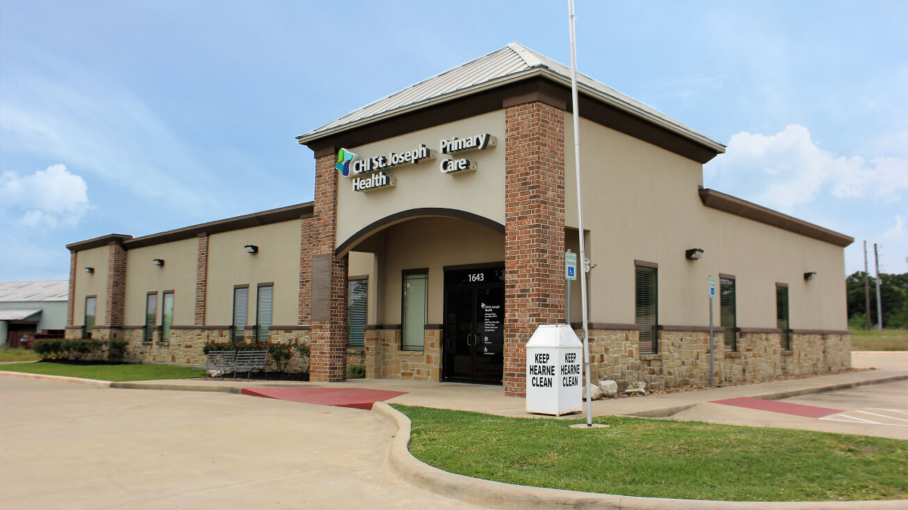 1643 N Market St, Hearne, TX 77859