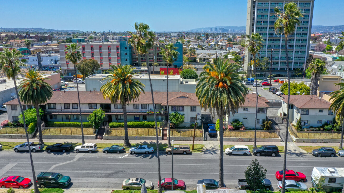 1207 Menlo Ave, Los Angeles, CA 90006