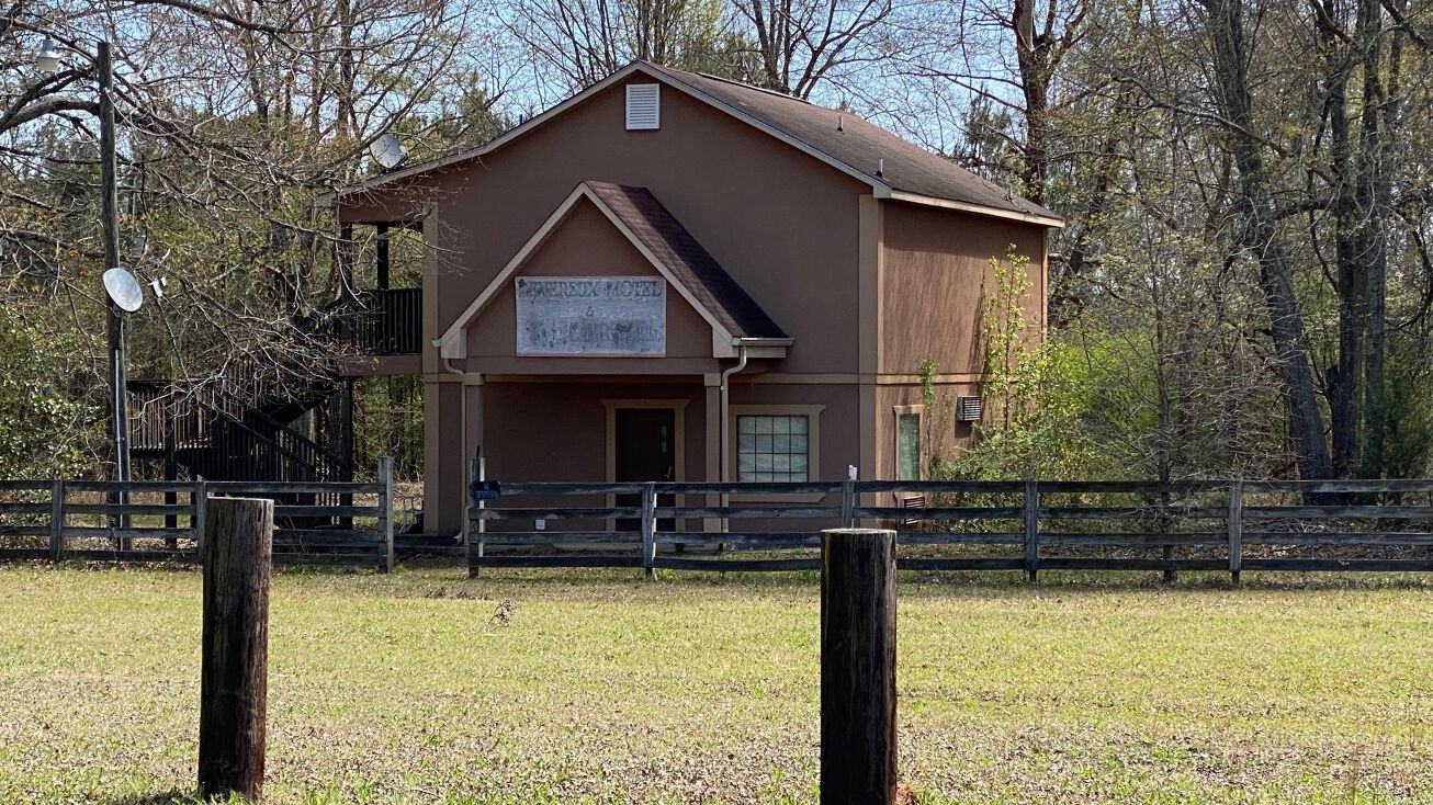 Pictures of Retail property located at 5176 GA-22, Sparta, GA 31087 for sales - image #1