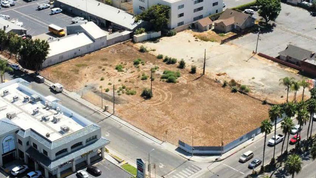 17610 Pioneer Blvd, Artesia, CA 90701