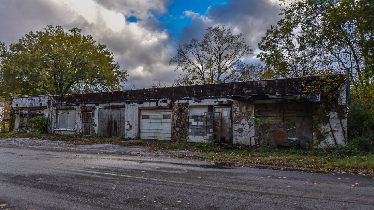 5703 Watkins St, Ooltewah, TN 37363