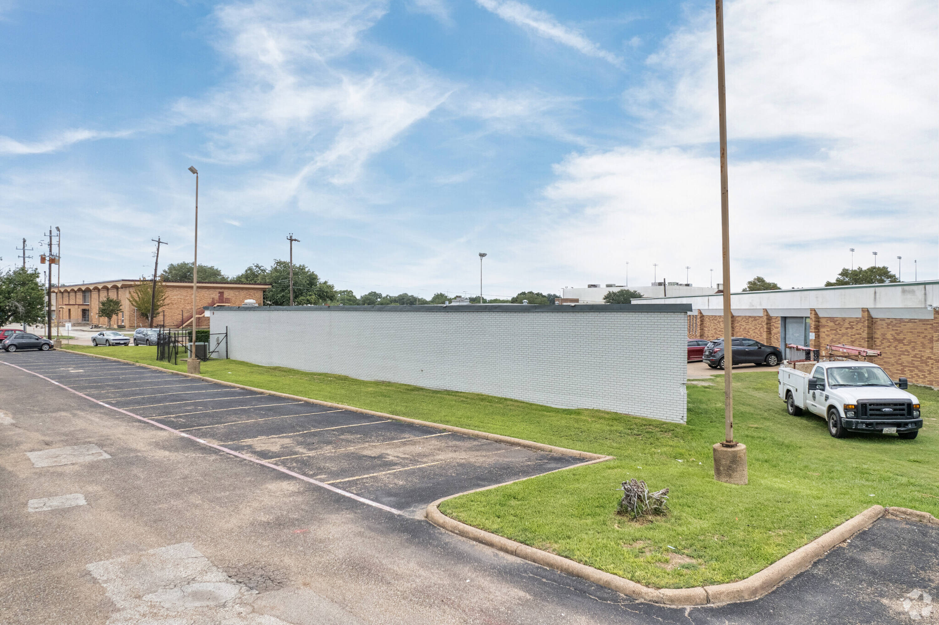 3033 Bayshore
