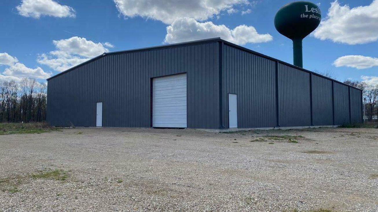 834 Rice St, Leslie, MI 49251