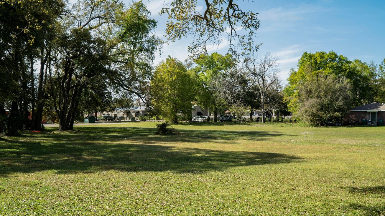 Pictures of Land property located at 207 Palmetto Ln, Gulfport, MS