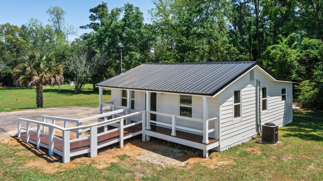 1067 Main Street, Chipley, FL 32428