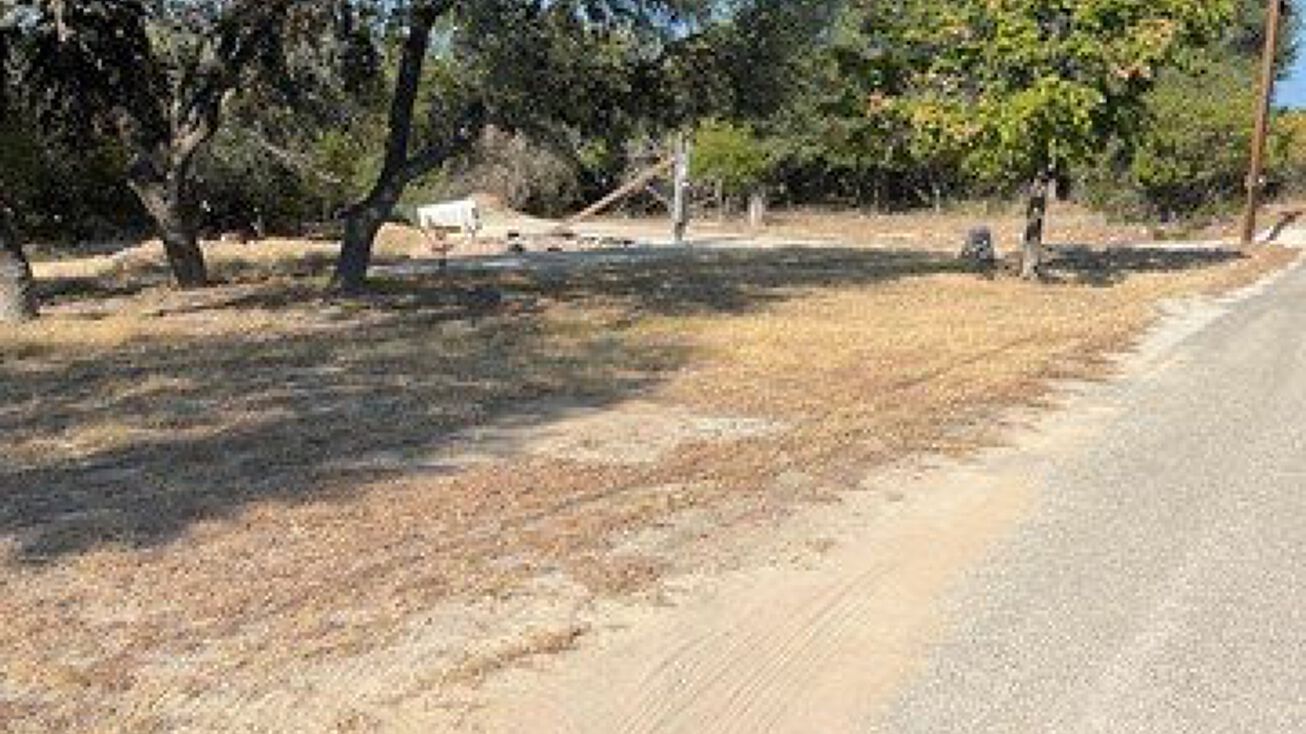 29 St E, Lakehills, TX 78063