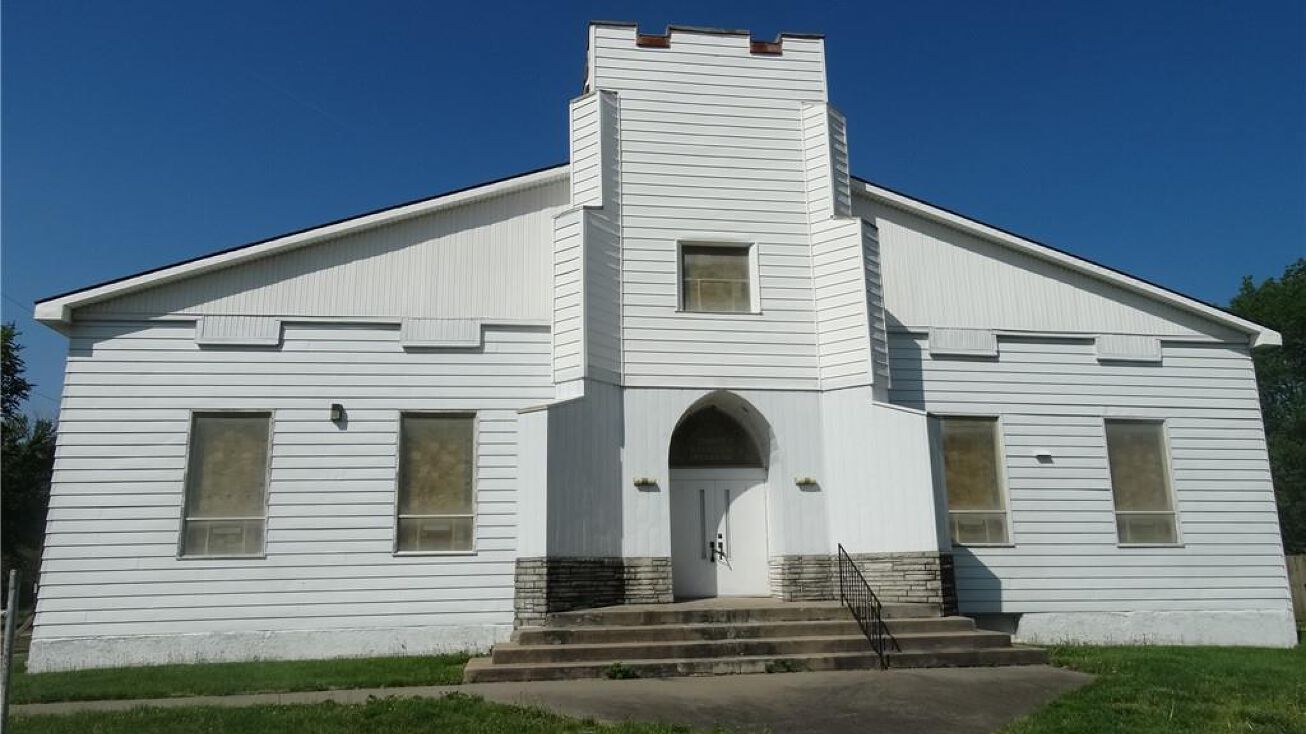 501 Main Street, Henrietta, MO 64036