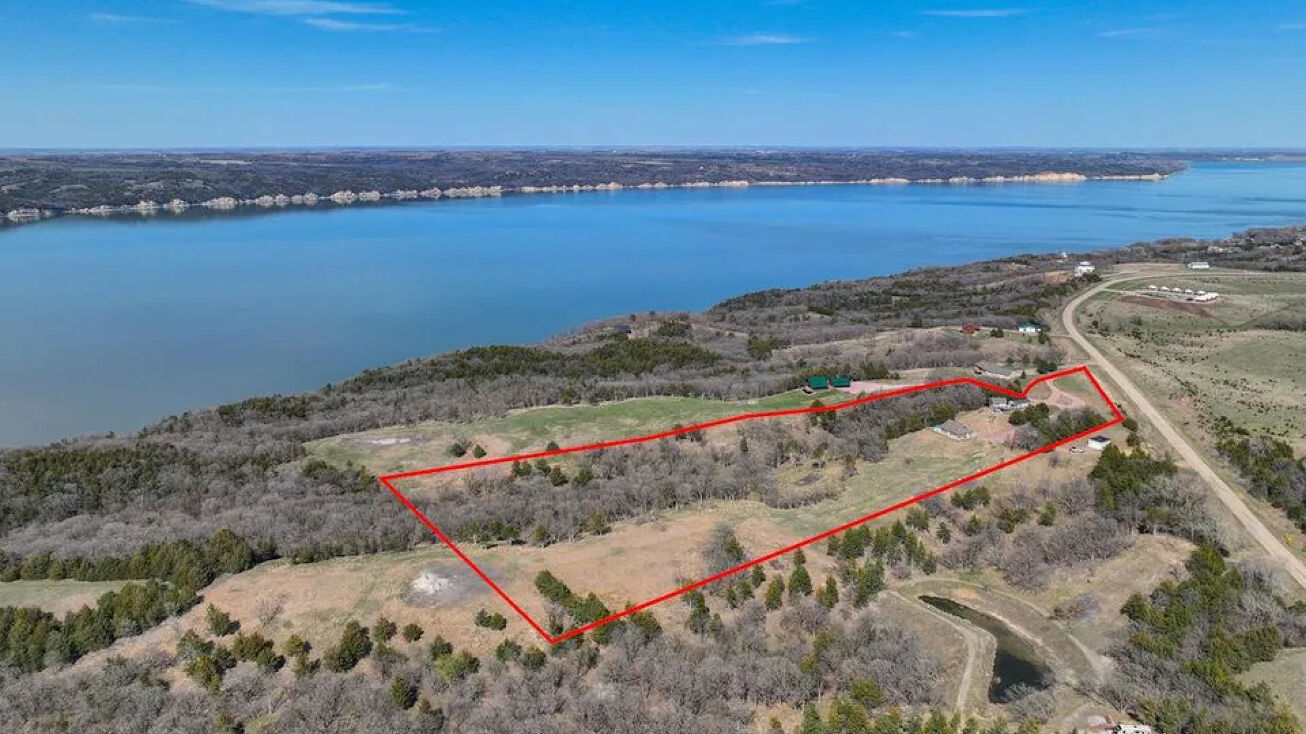 54517 897th Rd, Crofton, NE 68730