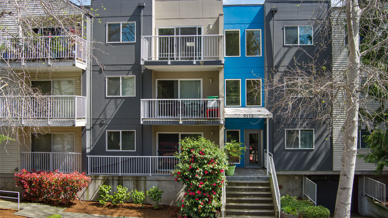 9512 Interlake Ave N, Seattle, WA 98103 Multifamily Property for Sale