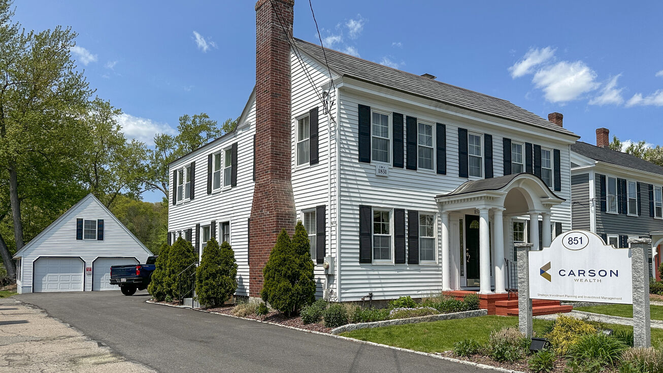 851 Washington St, Holliston, MA 01746