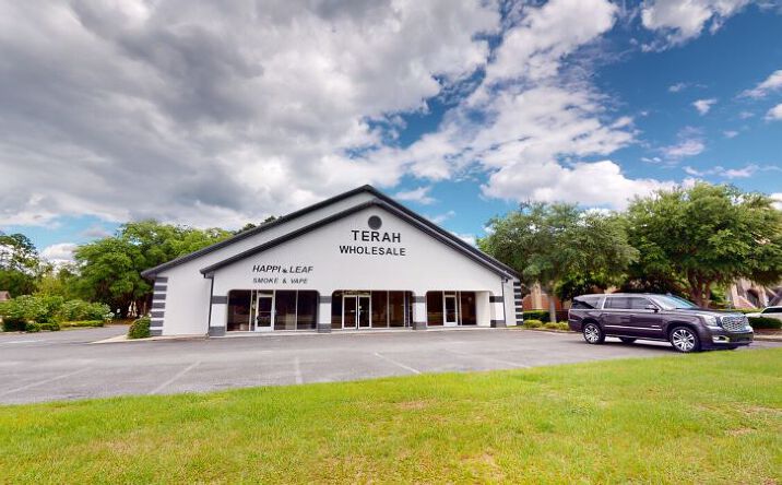 Pictures of Retail property located at 28 Hawthorn Ln, St Marys, GA 31558 for sales - image #1