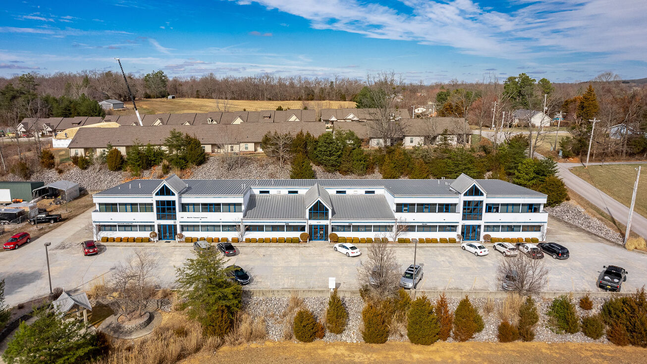 2370 Quinland Lake Rd, Cookeville, TN 38506