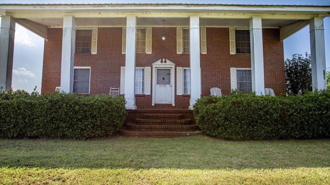 6723 Old Spanish Trail, Grand Ridge, FL 32442