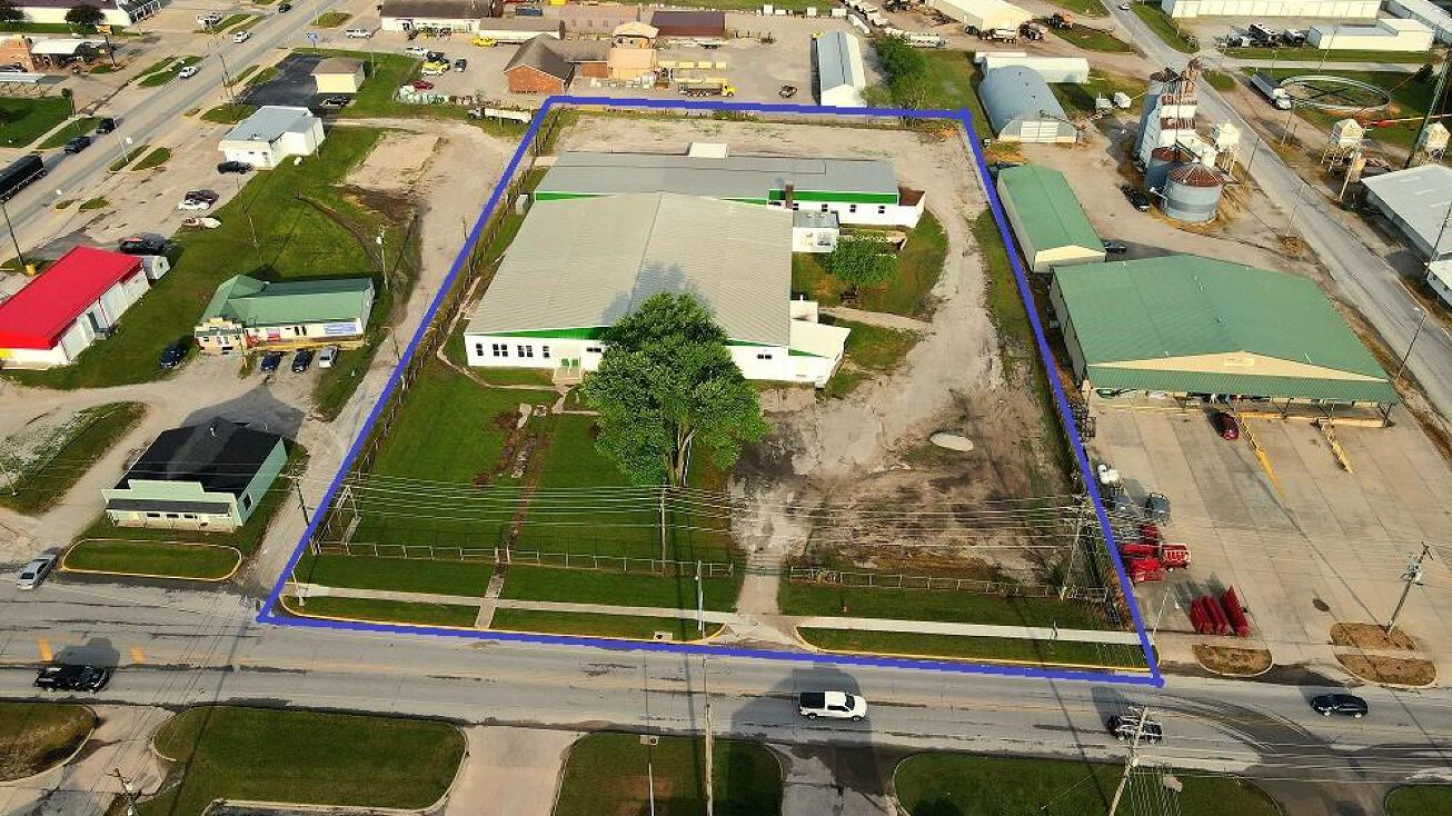 1208 S Main Street, El Dorado Springs, MO 64744