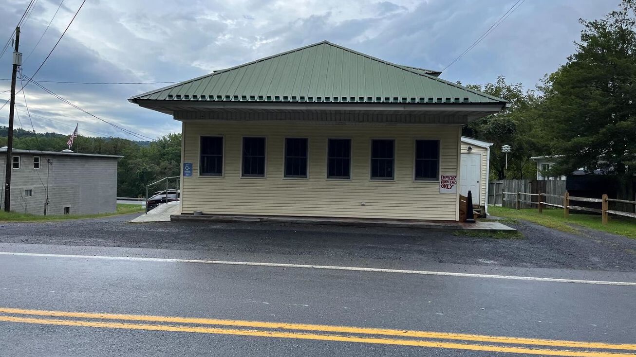 83 N Market St, Millerstown, PA 17062