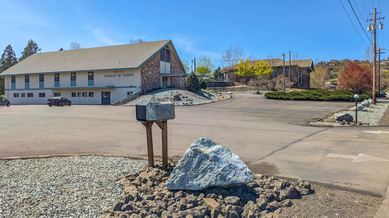 1475 NW Garden Valley Blvd, Roseburg, OR 97471