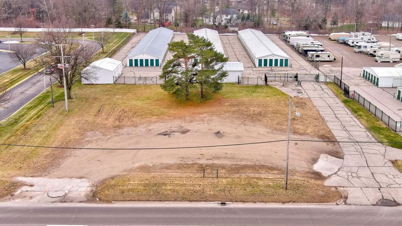 6095 State, Saginaw, MI 48603 | Crexi.com