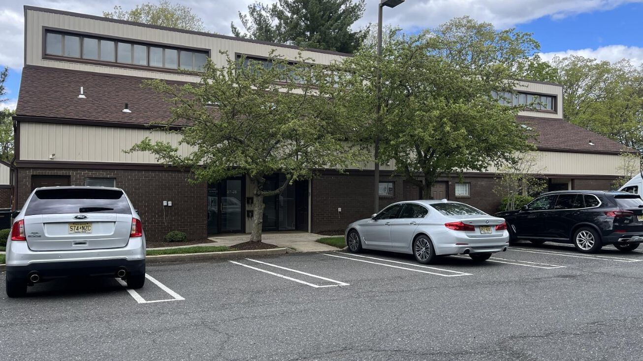 26 Brunswick Woods Drive, East Brunswick, NJ 08816