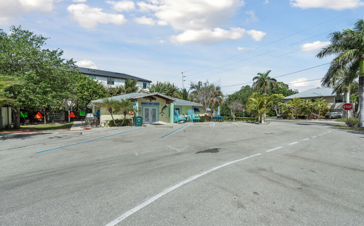 Pictures of Retail property located at 2052 Danford St, Naples, FL 34112 for sales - image #1