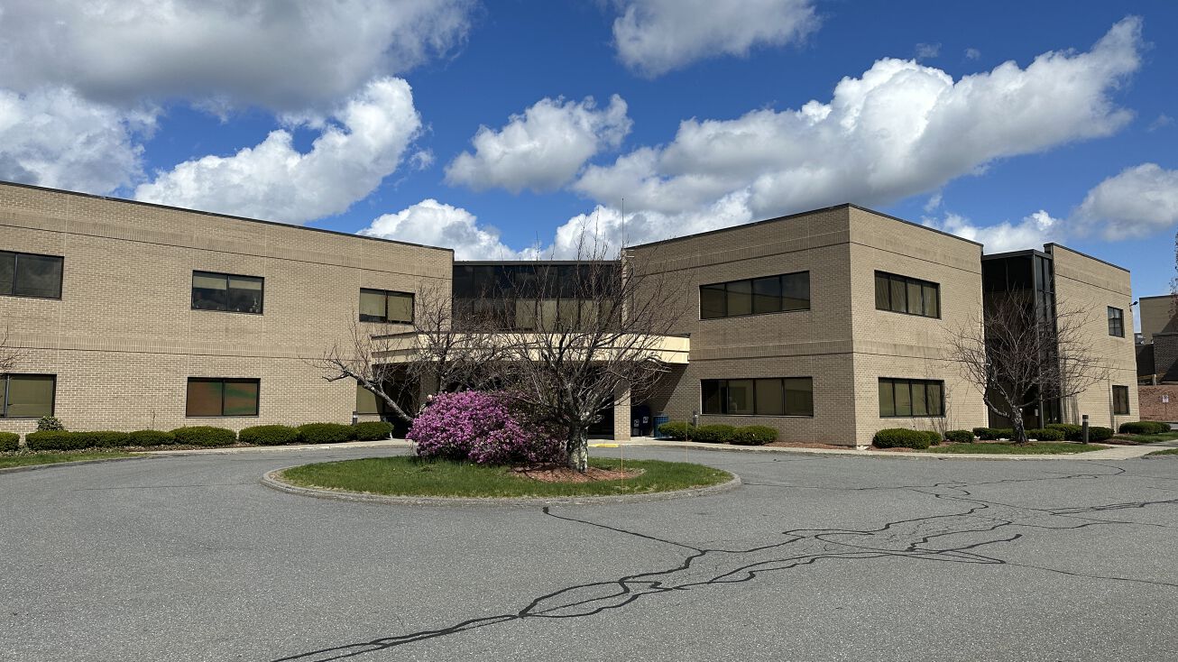 190 Groton Rd, Ayer, MA 01432