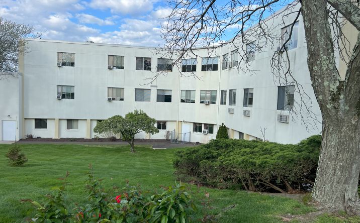 Pictures of Senior Living property located at 181 Clifton St, New Haven, CT 06513 for sales - image #1