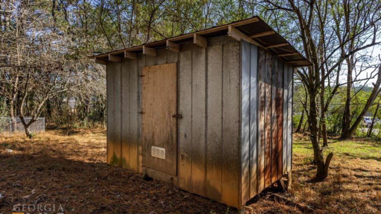 102 Southside Church St, Ellijay, GA 30540