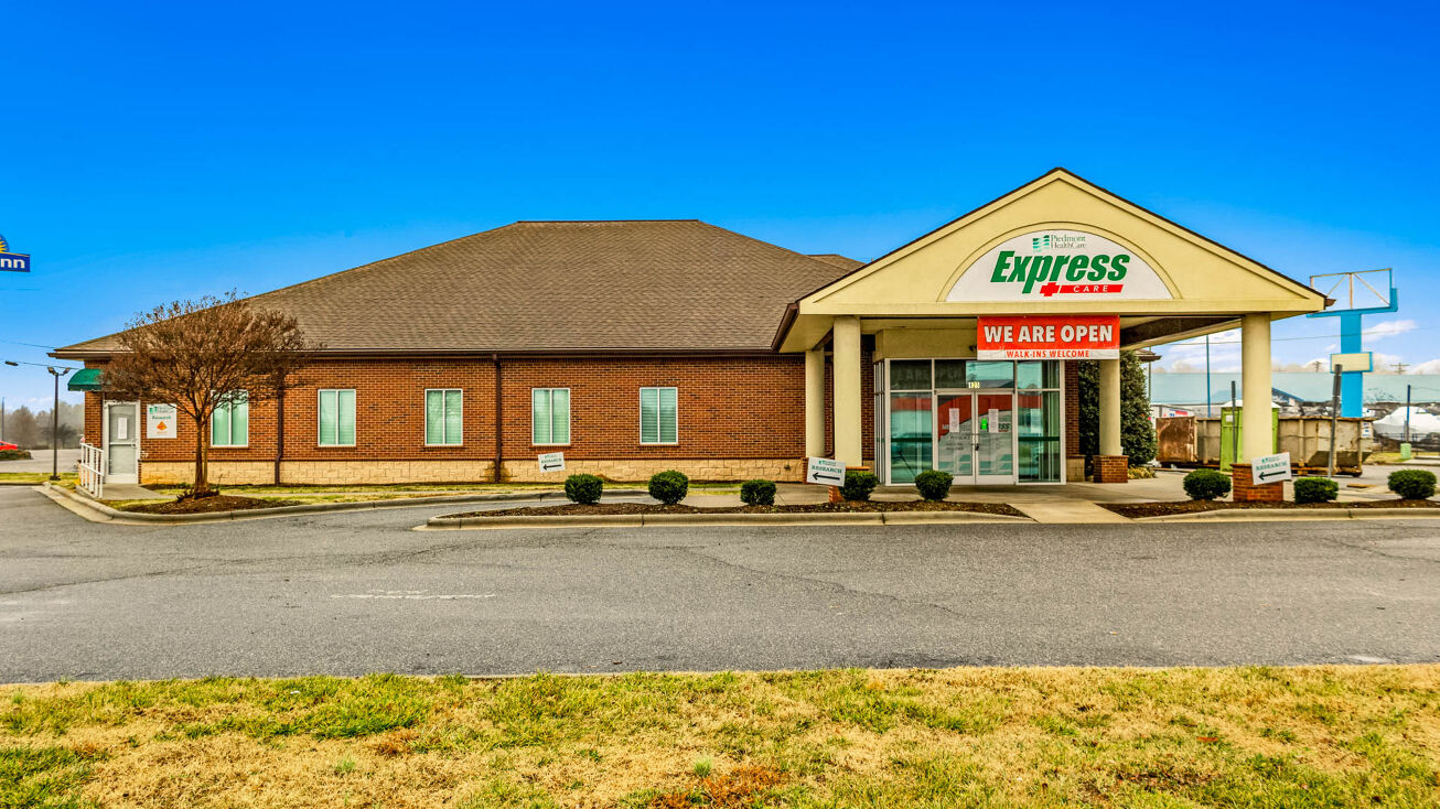 Pictures of Office property located at 125 Days Inn Dr, Mooresville, NC