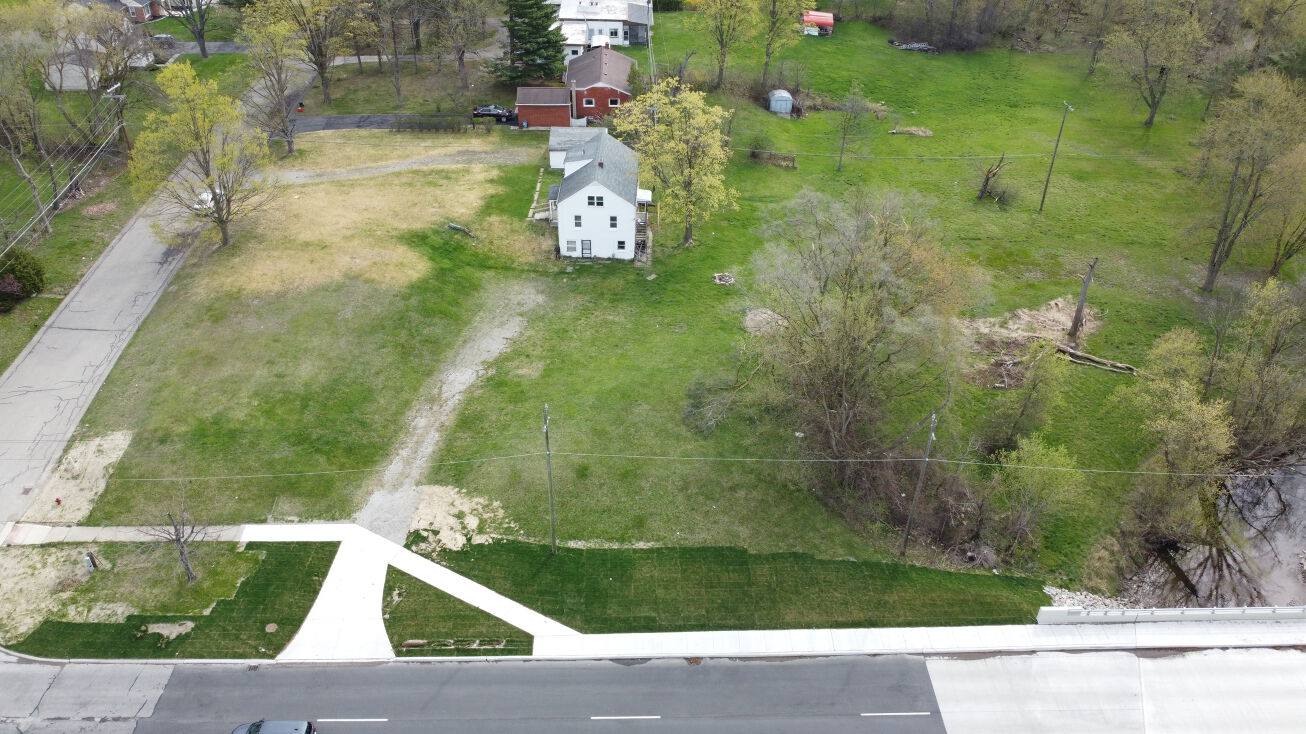 29249 Grove St, Livonia, MI 48154