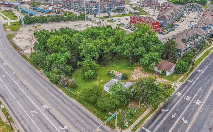 Pictures of Retail property located at 2807 & 2809 East Villa Maria Road, Bryan, TX 77802 for sales - image #1