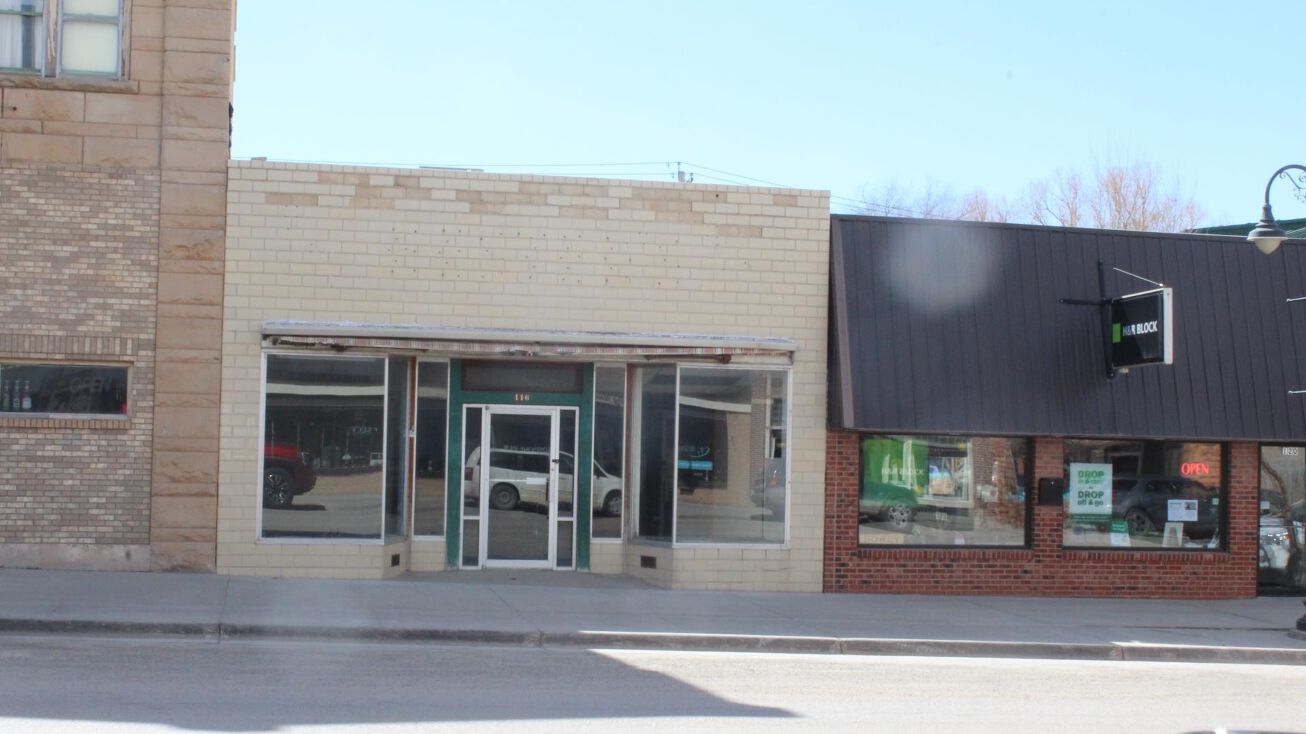 116 Main St, Newcastle, WY 82701