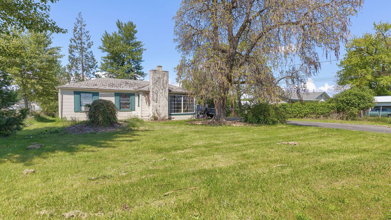 1694 Dowell Road, Grants Pass, OR 97527