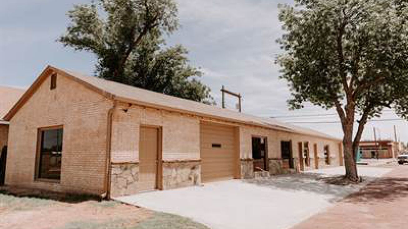 210 Ave D NW, Childress, TX 79201