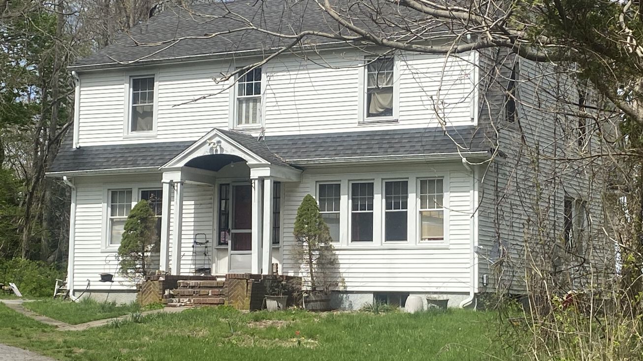 15 Paster Rd, Preston, CT 06365