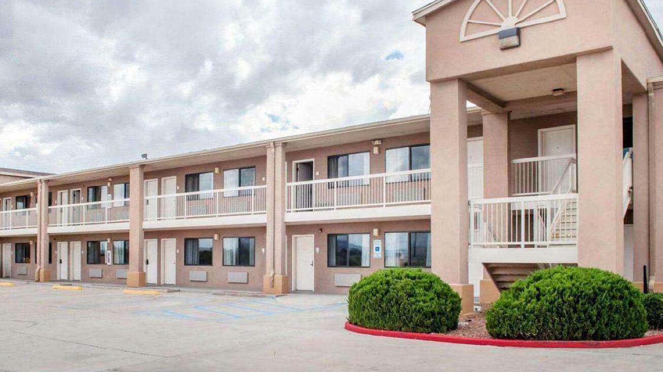 1408 Main St, Lordsburg, NM 88045