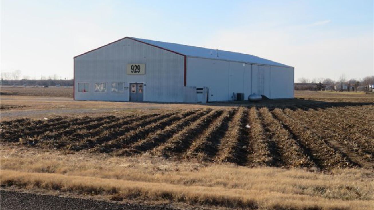 929 McDonough Lake Rd, Collinsville, IL 62234