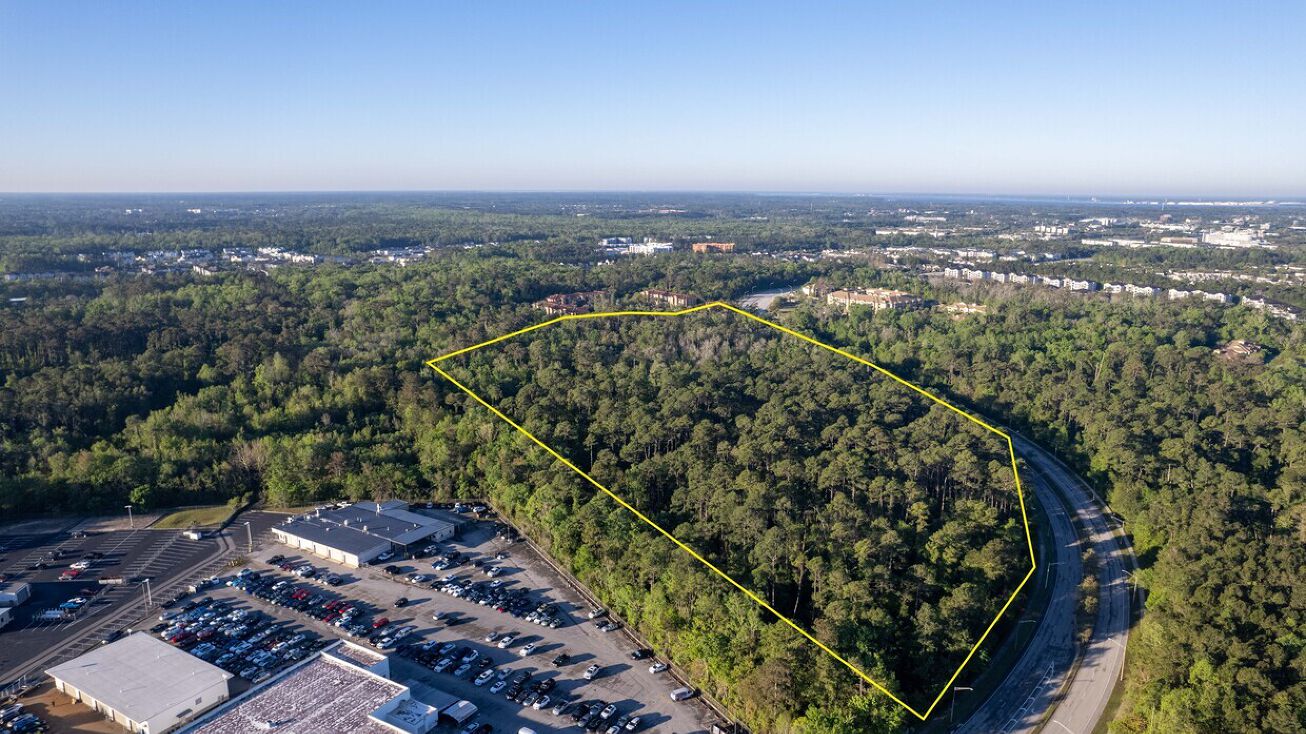 Gate Pkwy, Jacksonville, FL 32216 Land for Sale 22 acres